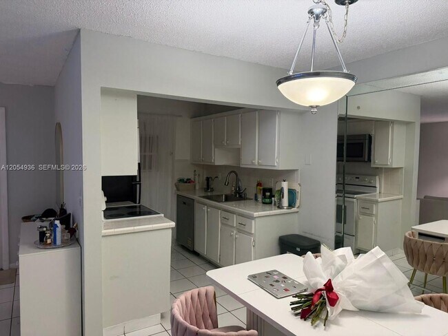 Photo - 2420 Diana Dr Unit 302