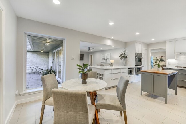 Photo - 12326 Old Oaks Dr