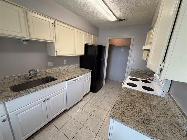 Photo - 737 Woodland Ct