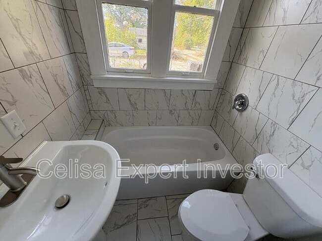 Photo - 2602 Warsaw St