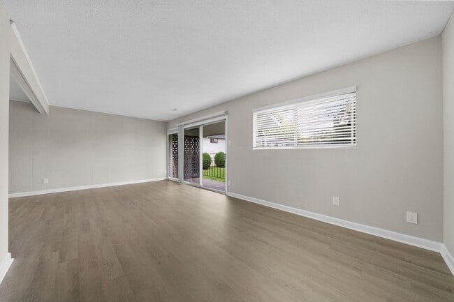 Photo - Monarch Apartments