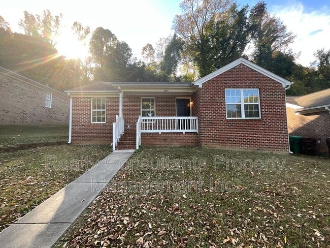 Photo - 1019 Manor Dr