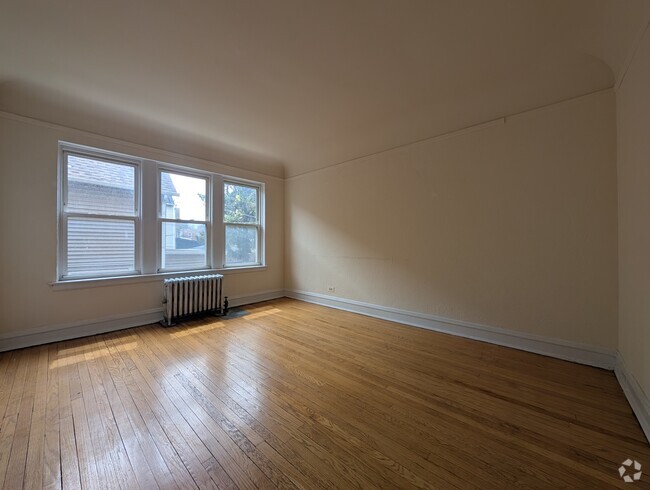 Building Photo - 2948 N Albany Ave Unit 1W Rental