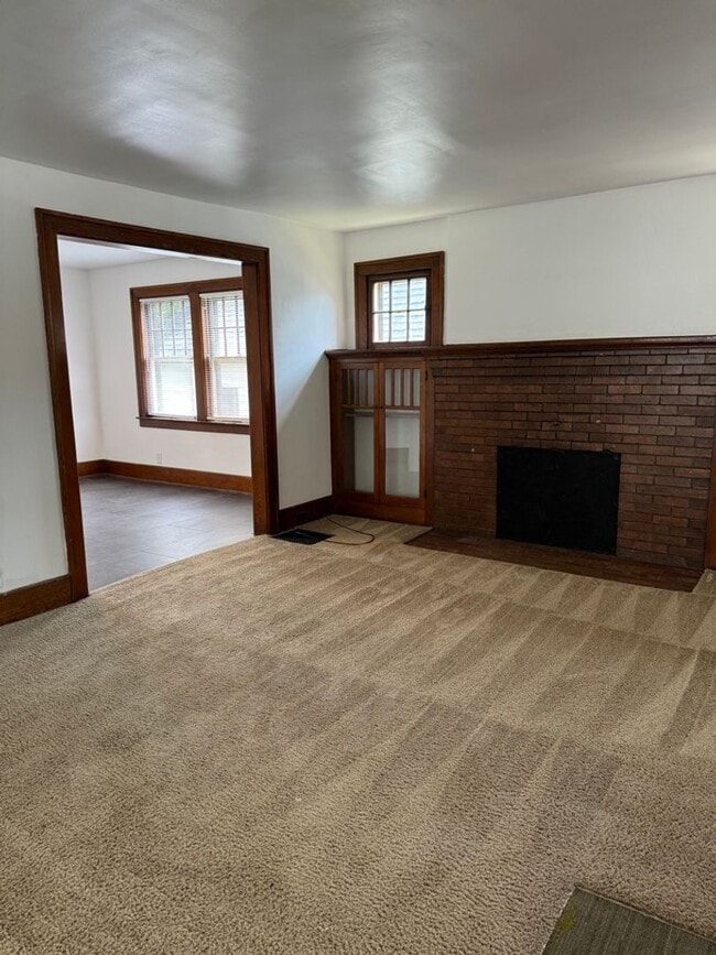 Photo - 845 E University Ave