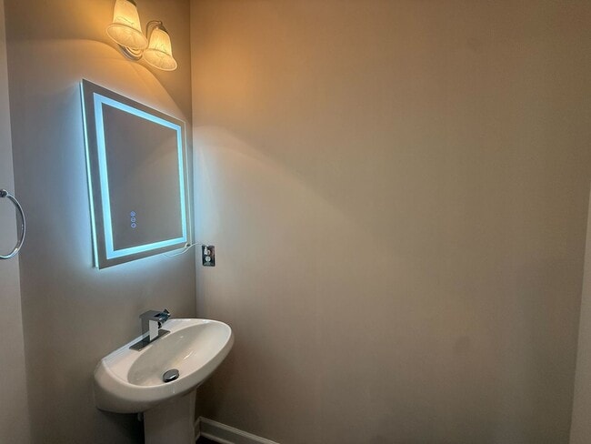 Photo - Market Common - 2 Bedroom / 2.5 Bathroom Townhouse