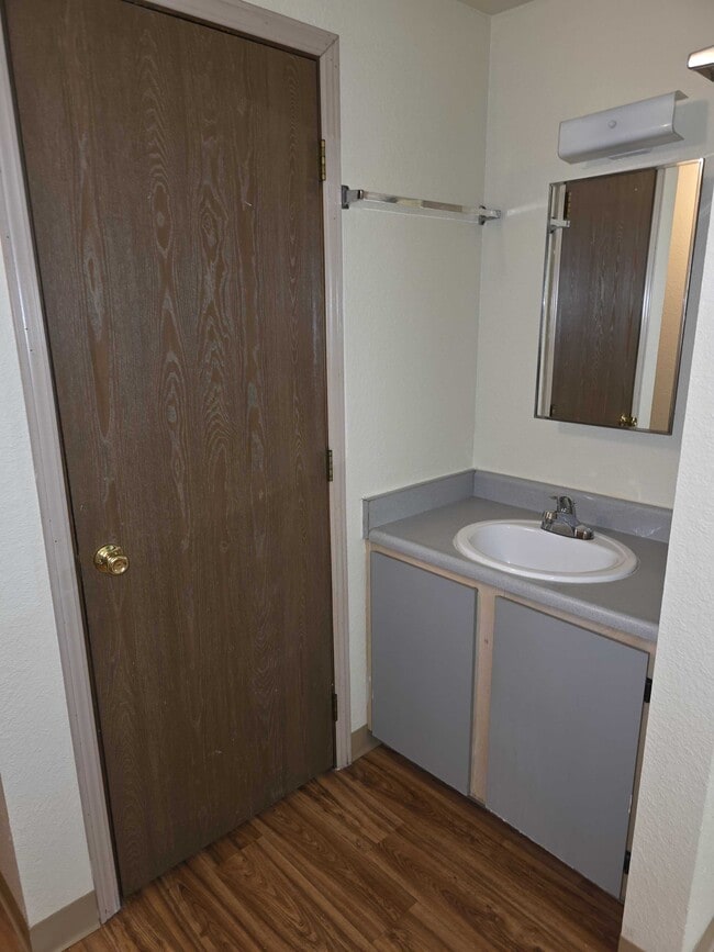 Photo - Cedar Apartments