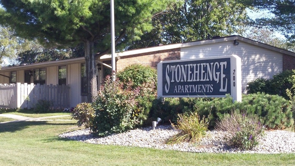 STONEHENGE - Tecumseh Apartments
