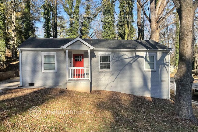 Building Photo - 300 Banberry Dr SE