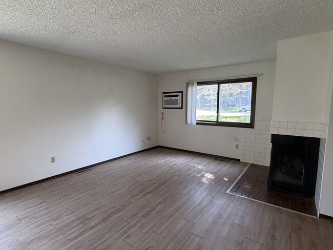 Photo - 1031 Davidson Dr Unit D