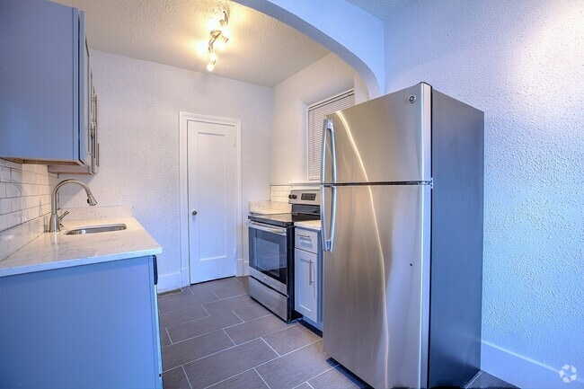 Building Photo - 7355 Lindell Blvd Rental