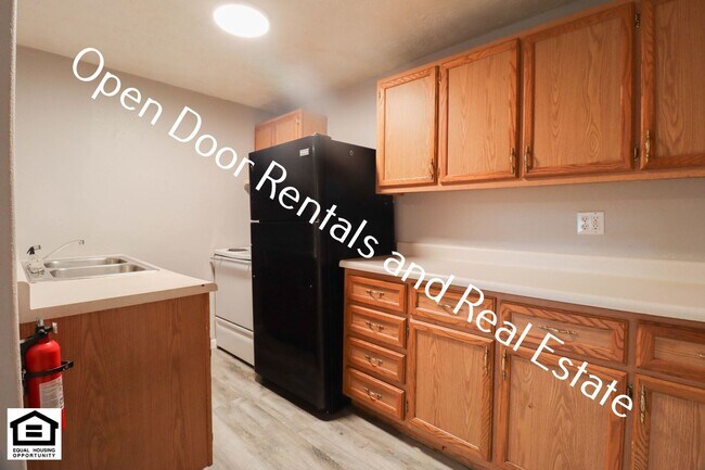 Photo - 328 N State St Unidad 4