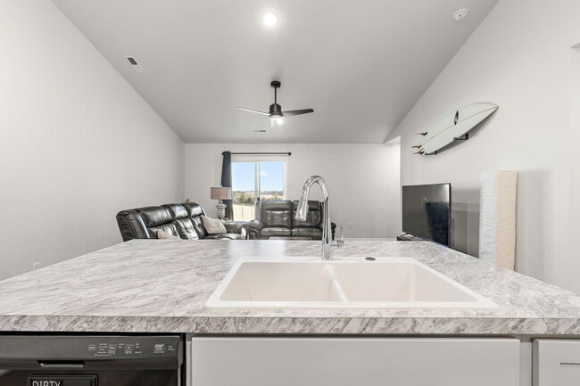 Photo - 3950 E Syracuse St