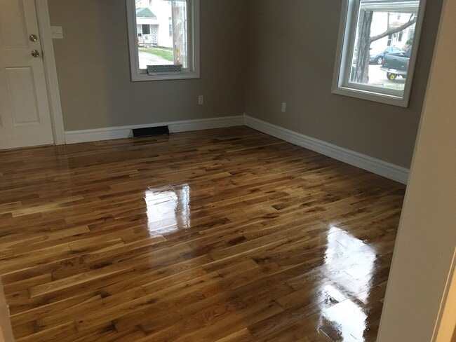 Living Room - 708 N Maple St