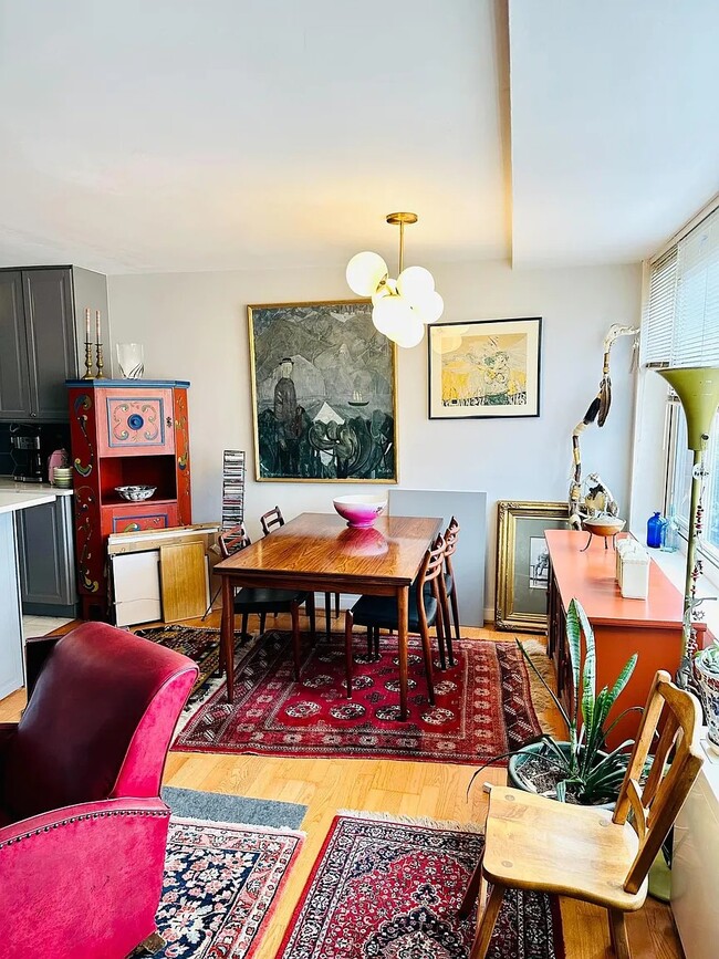 Dining Area - 1545 18th St NW Unit 913