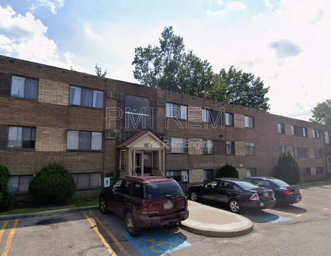 Building Photo - 14221 Triskett Rd Unit 204e