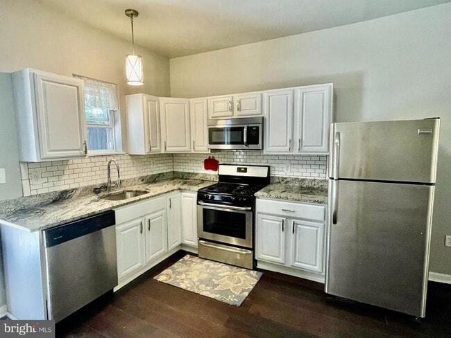 Building Photo - 1455 N 30th St Rental