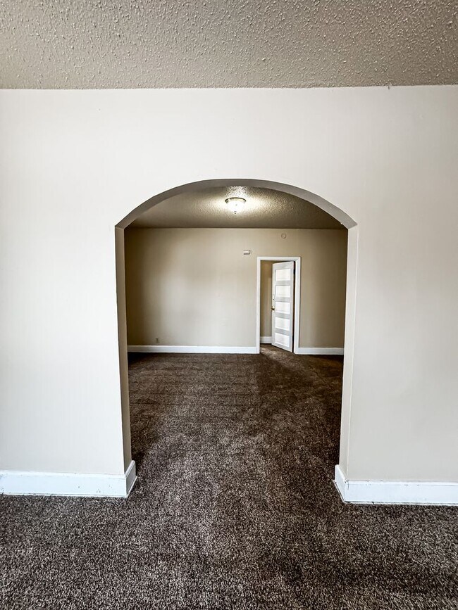 Photo - 5 Bed 2 Bath Single Family Home!