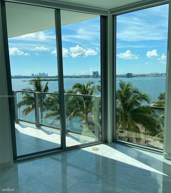 Photo - 1 br, 2 bath Condo - 2900 NE 7th Ave