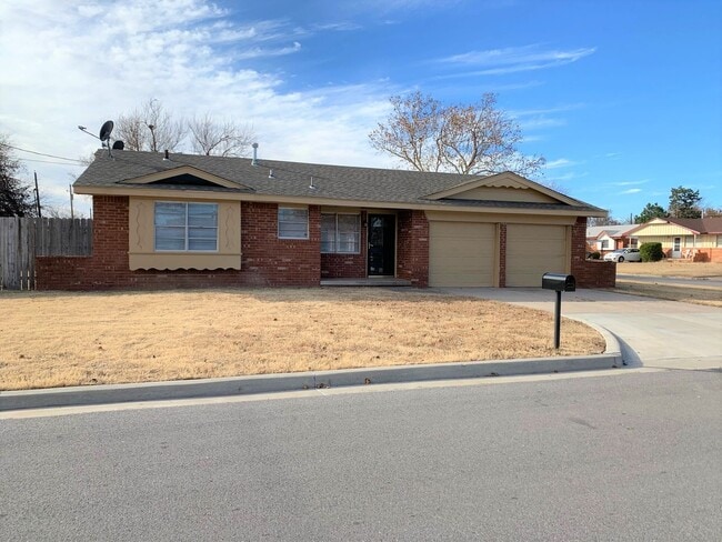 Photo - 1001 SE Alta Ln