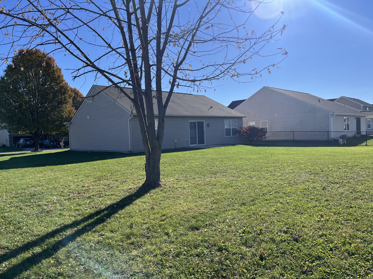 Photo - 1195 Count Turf Ct