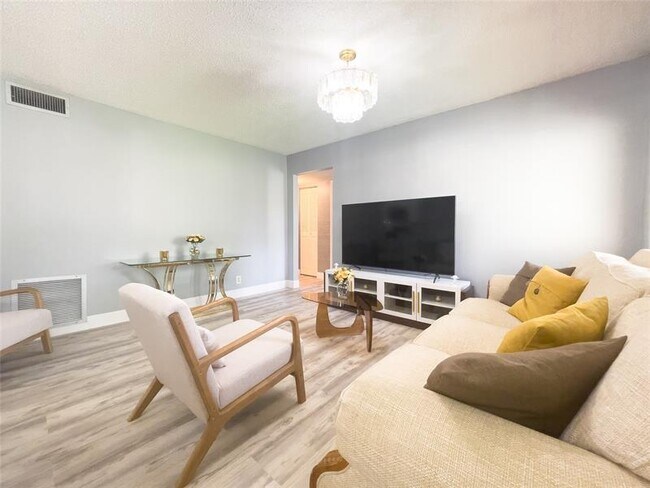 Photo - 340 Knotty Pine Cir Unit B2