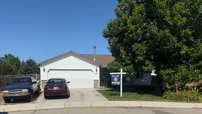Building Photo - Nampa, 3Bd/2Bth/2Car, 1400Sqft, Bonus Rm, R.V. Parking,