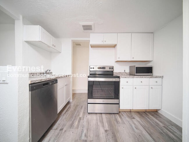 Photo - 43406 SE N Bend Way Unidad 2