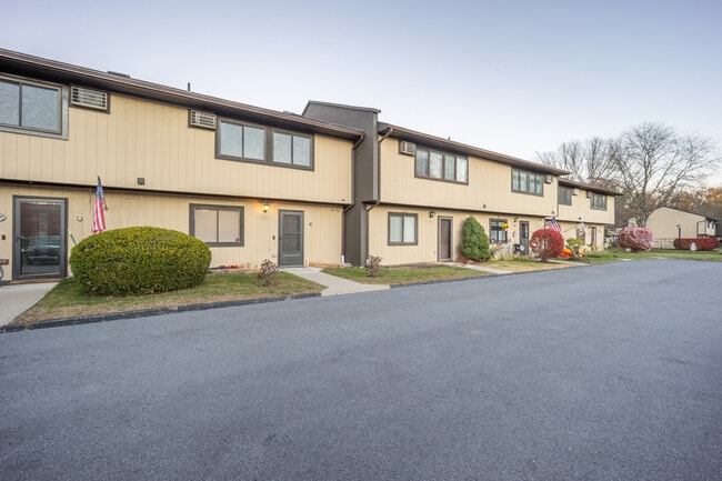 Building Photo - 404 Chelsea Cv S