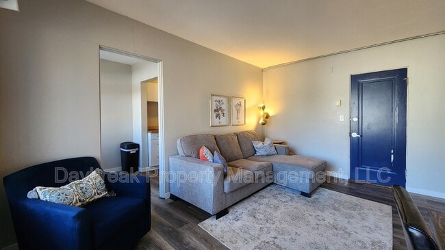 Photo - 1258 10th St N