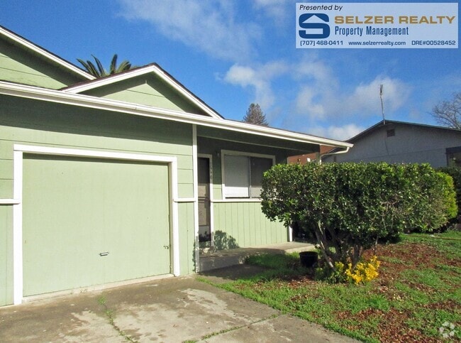 Building Photo - 744 El Rio St Unit #A Rental