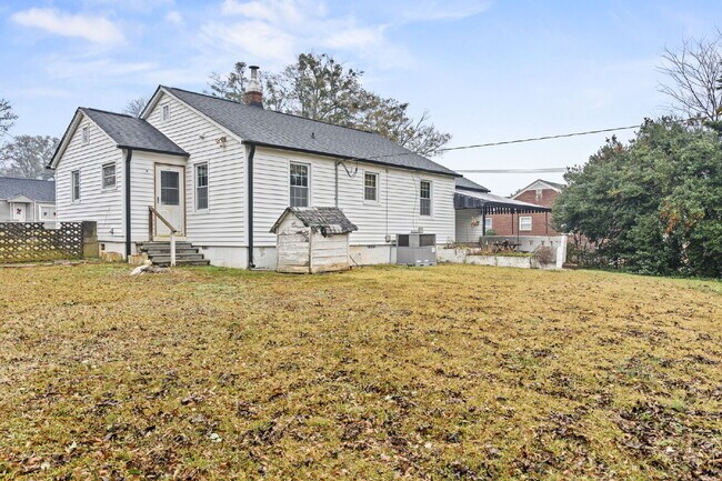 Photo - Nicely maintained 3 Bed, 1 Bath Single-Level Home with Bonus Sunroom