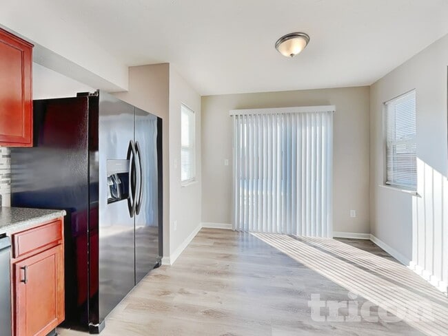 Photo - 561 Grassy Bend Dr