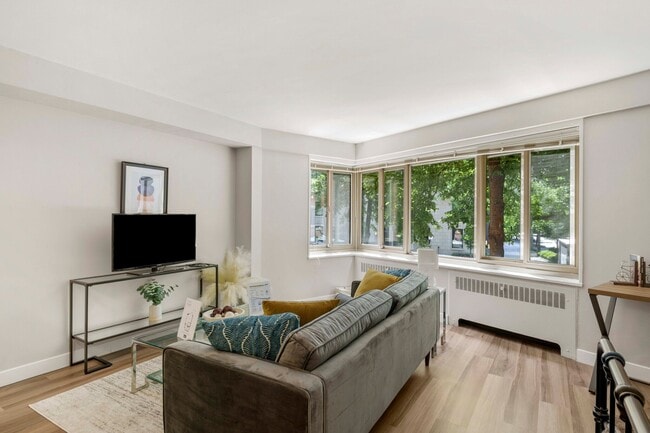 Photo - 1350 N Lake Shore Dr Unit 1350S