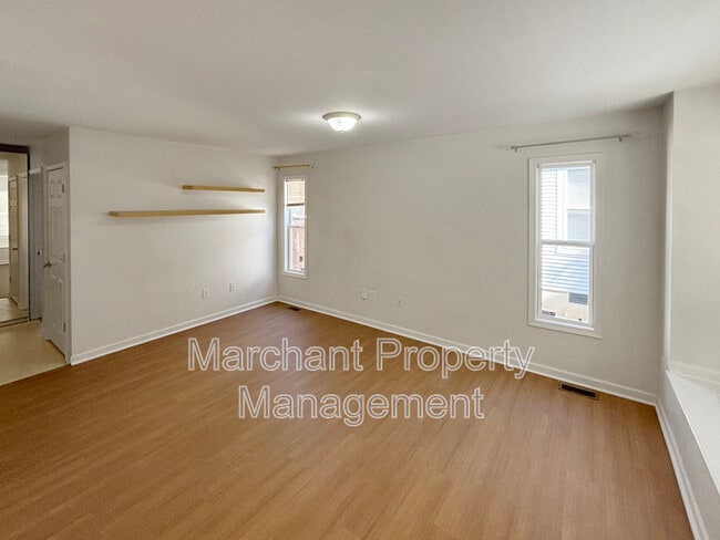 Photo - 335 Woodlark St