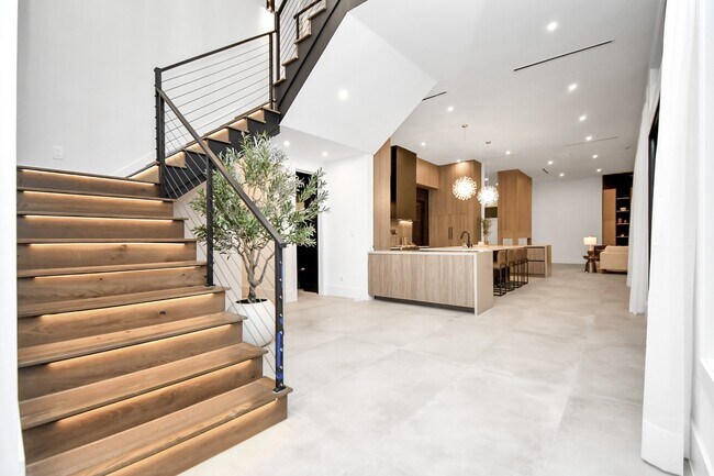 Building Photo - 5414 John Dreaper Dr