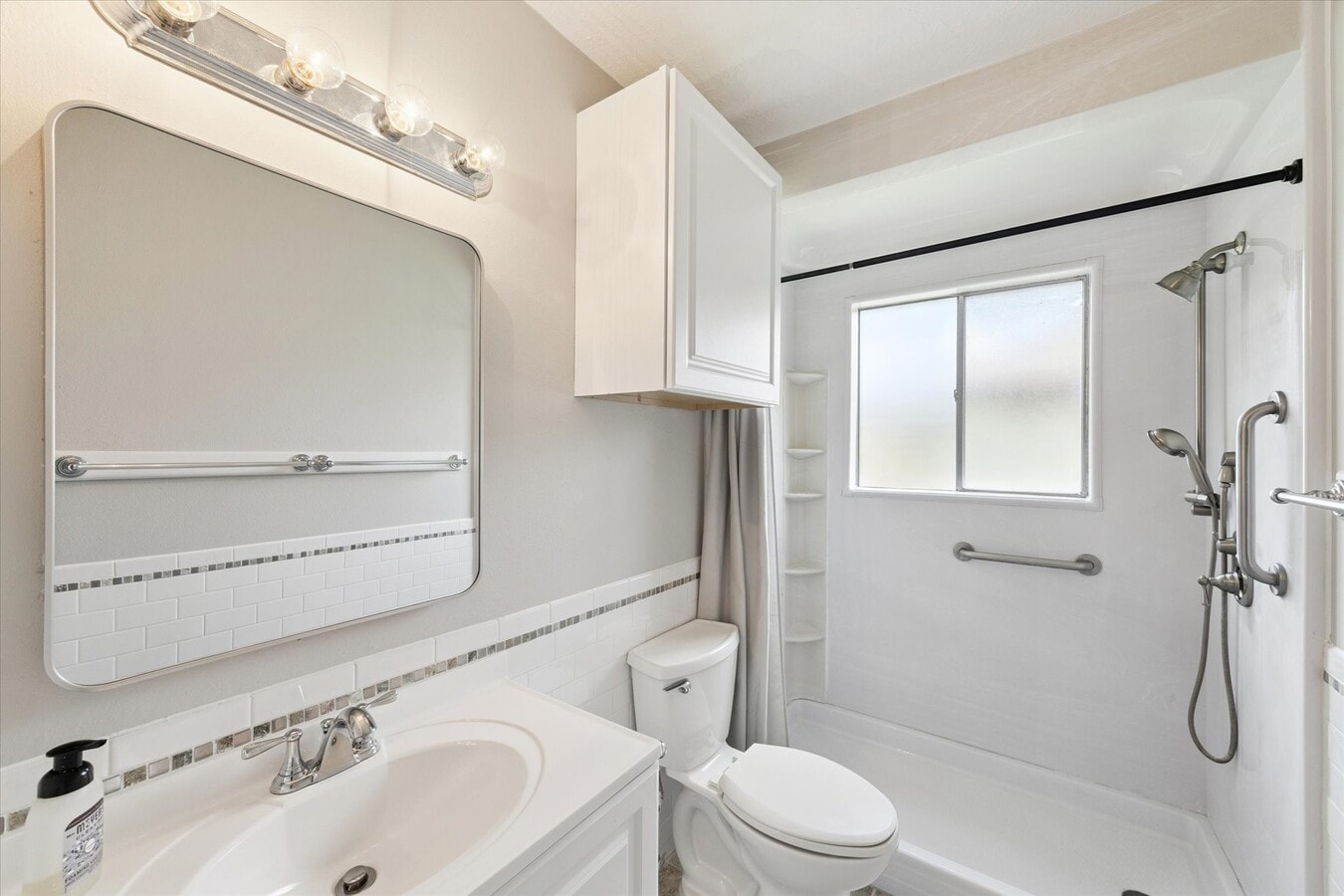 Photo - 108 Annette Ln