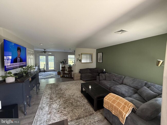 Photo - 102 Partridge Cir