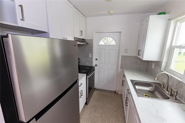 Photo - 21043 Bersell Ave