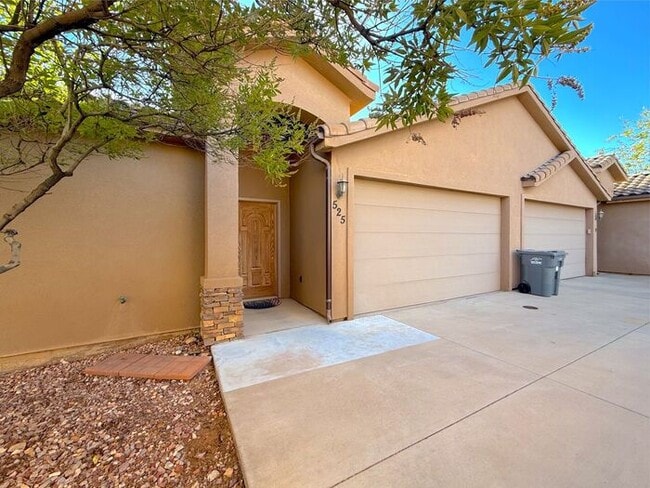 Photo - 3 Bed, 2 Bath, 2 Car garage Duplex Unit