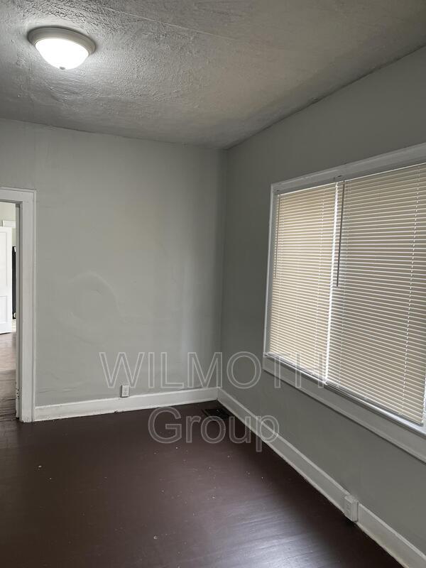 Photo - 2827 North Kenwood Avenue - 1