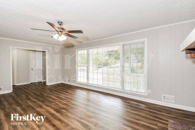 Photo - 125 Creekview Dr