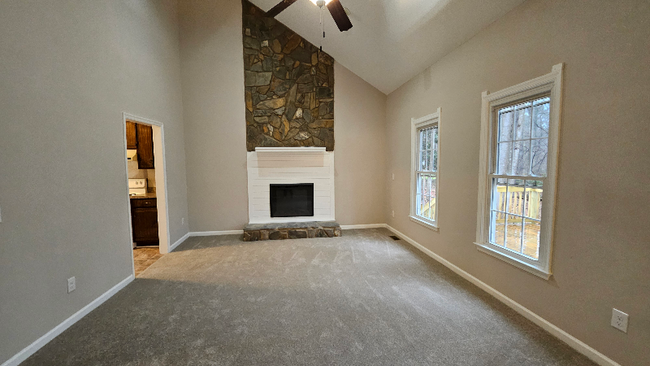 Photo - 1908 Red Oak Ln