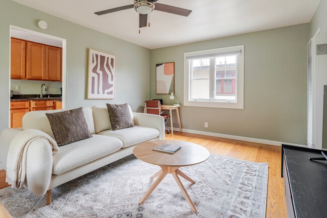 Photo - 327 Hawthorne Ave Unidad FL1-ID2114