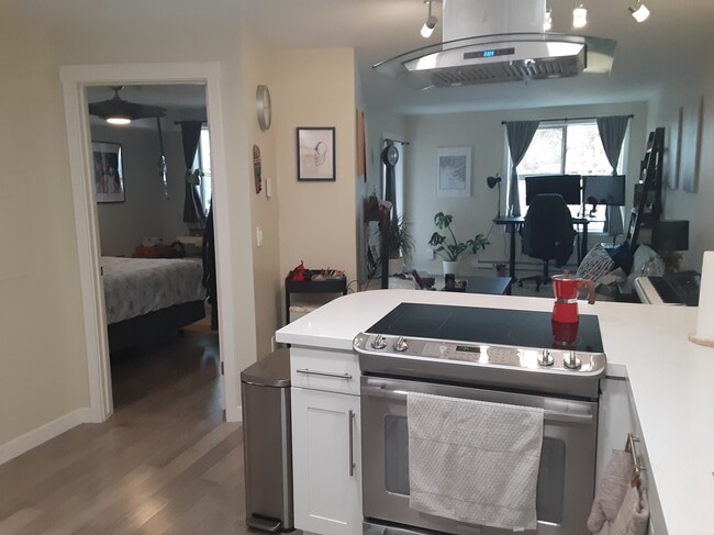 Photo - 769 Hayes St