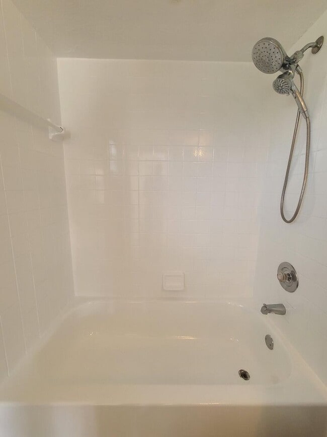 Building Photo - 1460 Windorah Way Unit C