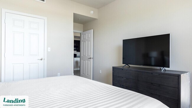 Photo - 4590 Winkler Ave Unit 5-302