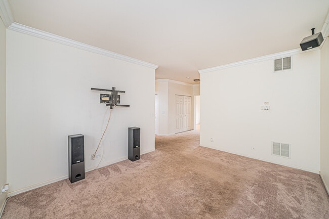 Photo - 1060 Ellsworth Dr