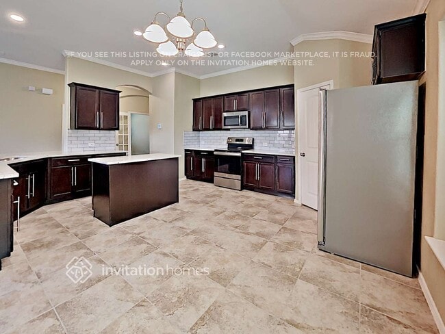 Photo - 260 Oxford Dr