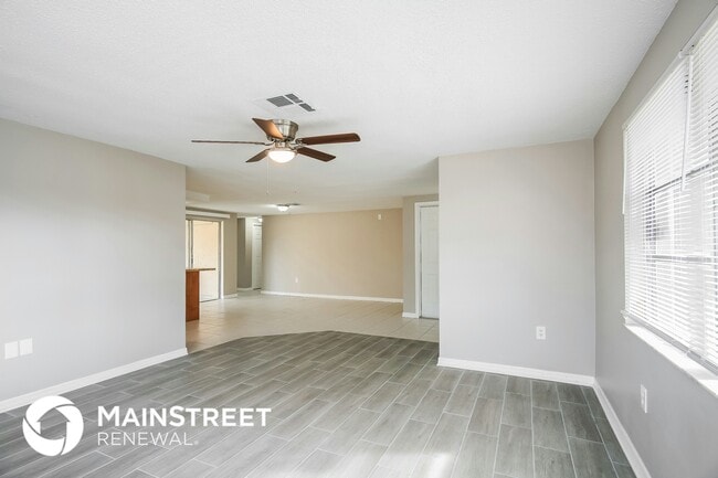 Photo - 7021 Moravian Dr