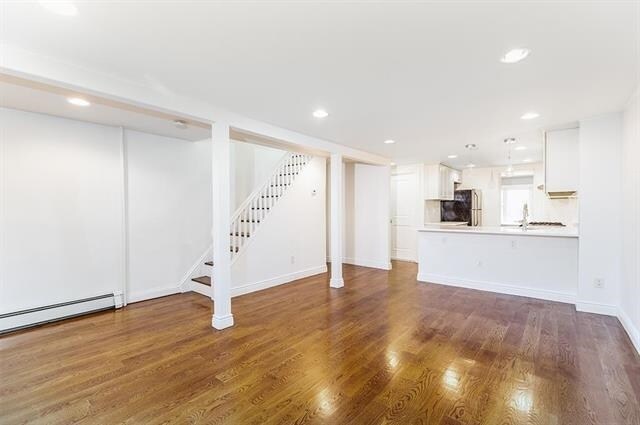 Building Photo - 281.5 2nd St Unit 3